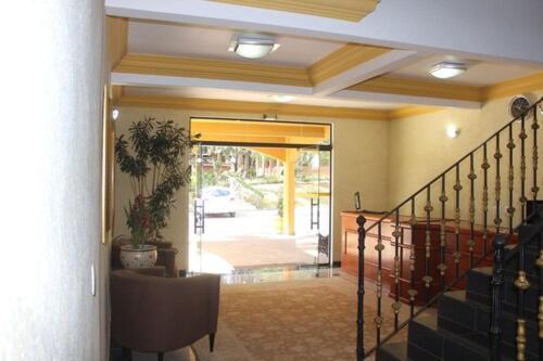 Paradies Hotel Express Жарину Екстериор снимка